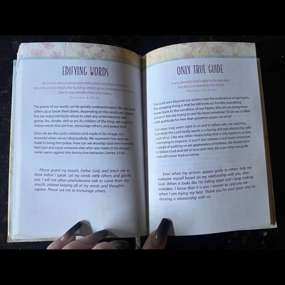 2 books on daily devotions - Picture 6 of 7